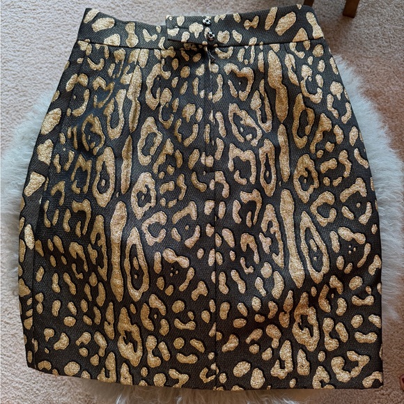 Dolce & Gabbana
metallic leopard-print mini pencil skirt size 40 IT - Picture 7 of 8